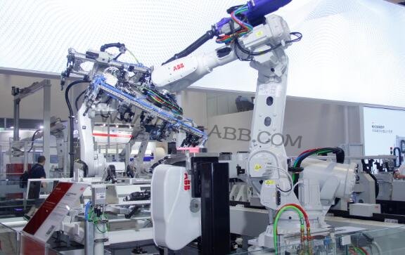 ABB工業(yè)機器人在熱板沖壓搬運系統(tǒng)中的流程簡介
